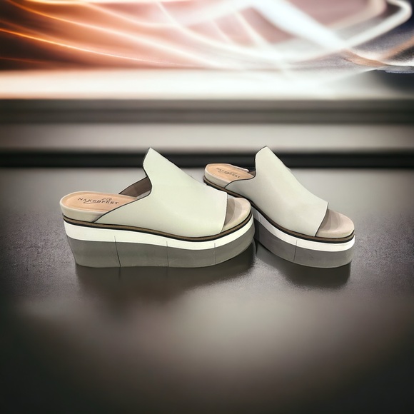 Naked Feet Shoes - Naked Feet, Women’s Flow in Mist, sandal, size 10. New w/o tags.